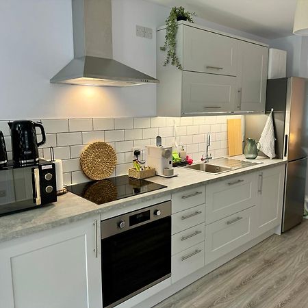 Brand New Flat 5 With Free Parking And Fast Wifi York Exterior foto