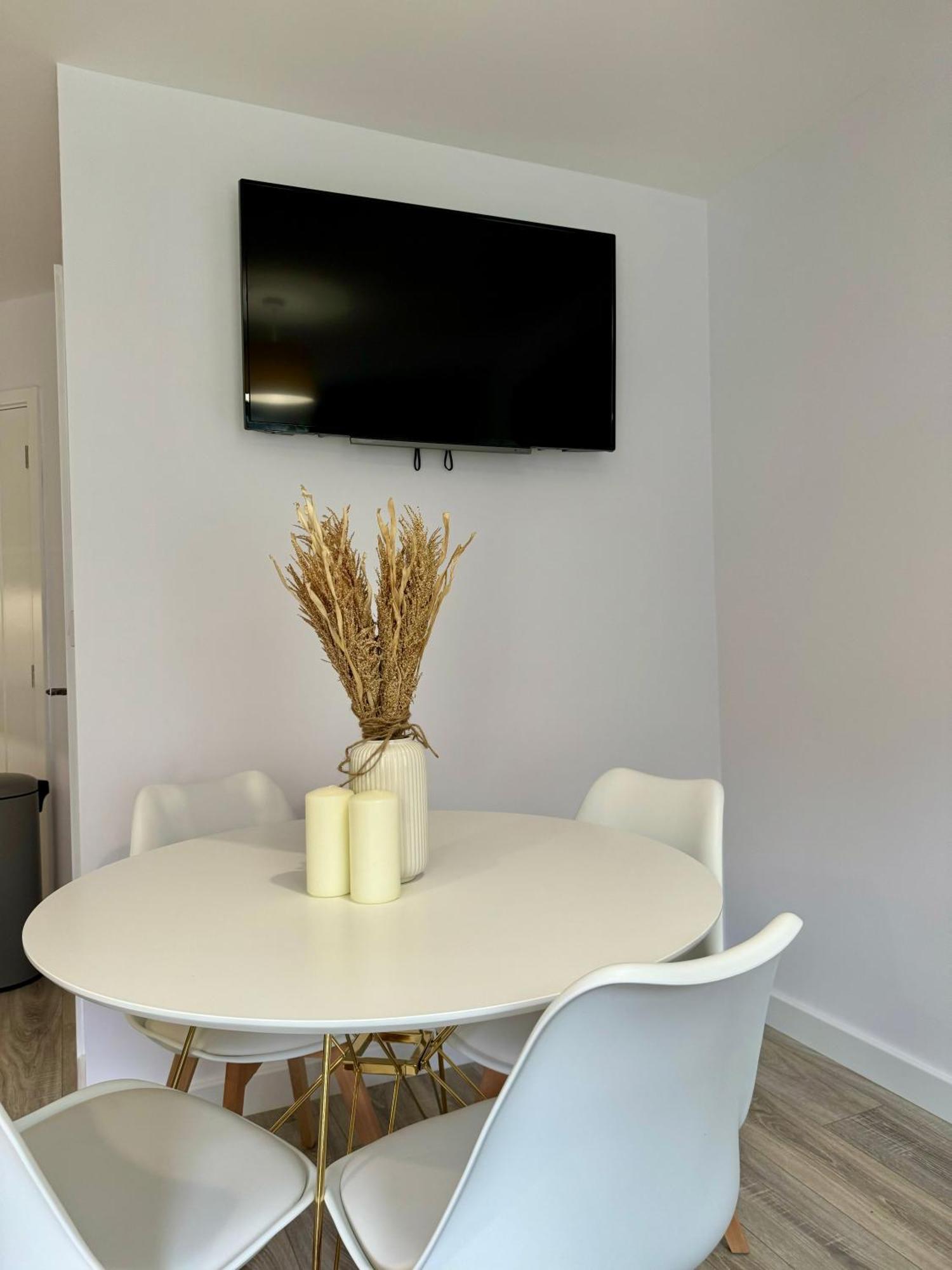 Brand New Flat 5 With Free Parking And Fast Wifi York Exterior foto